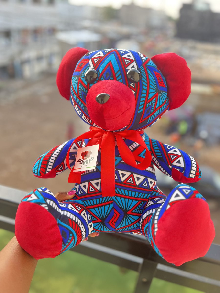 doudasmonami's tweet photo. Love red and blue African fabric 💙♥️
#madeincotedivoire by #Doudas
Make your choice 😍✌🏾
#doudas #peluche #cotedivoire #doudoupersonnalisé #abidjan #doudouafro #paris #pelucheafricaine #Abidjan #cadeau #cadeaunaissance #cadeauoriginal #doudou #nounoursafro https://t.co/G8ZL8a0tym