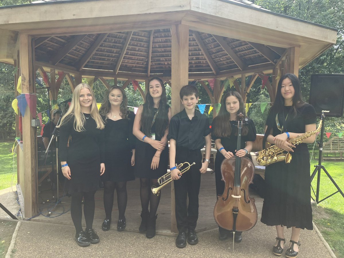 MinsterMusicDpt's tweet photo. Well done to the super @minster_school musicians who performed at the wonderful @Southwell_Music this afternoon. There was even some sun! @MITRETrust @SouthwMinster #succeedingtogether https://t.co/JsfFh9pR3O
