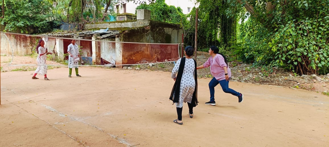 RegionalHyd's tweet photo. #fitindiachallenge
#SportsWeek2023
#regionalresearchinstitutehyderabad
#centralcouncilforresearchinhomoeopathy
#ministryofayush
On the eve of sports week and fit India challenge, the RRI (H), Hyderabad organized competitions among officers and staff - Badminton https://t.co/06zs2vNE5X