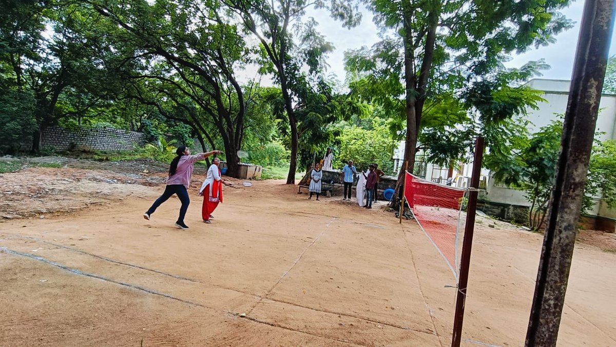 RegionalHyd's tweet photo. #fitindiachallenge
#SportsWeek2023
#regionalresearchinstitutehyderabad
#centralcouncilforresearchinhomoeopathy
#ministryofayush
On the eve of sports week and fit India challenge, the RRI (H), Hyderabad organized competitions among officers and staff - Badminton https://t.co/06zs2vNE5X