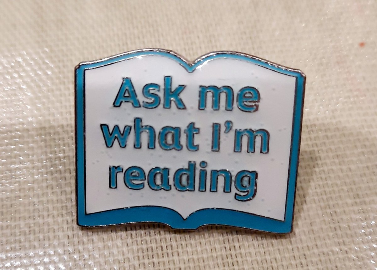 Jb5Jane's tweet photo. I can't wait to see what interactions I have with pupils and colleagues when I wear my new pin badge from @scottishbktrust
Book talk is the best way to encourage #readingforpleasure
@Team_English1 @GreatSchLibs
@uksla
 https://t.co/Qlq9IH83fe https://t.co/ku4sVDPPWK