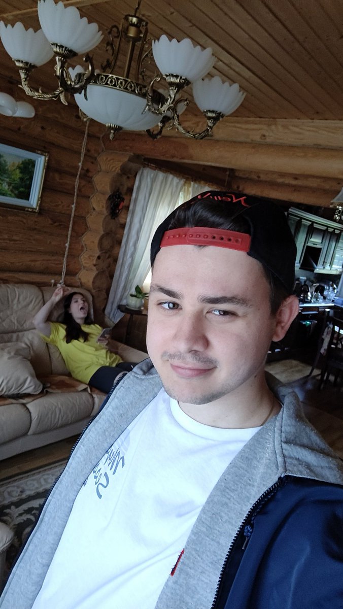 artemblayn's tweet image. Пердим на даче 
Нацепил кепку из 2014 и реп
#swag #retrica