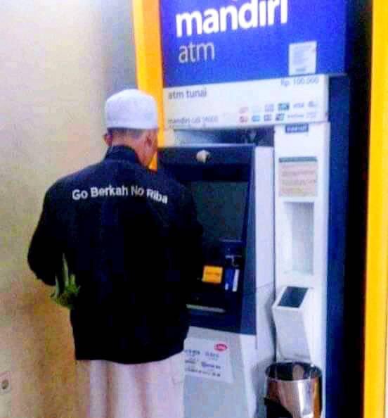 Matahari_tmr's tweet photo. Iman makin kuat, 
sayang
Otak makin lemah.

Riba itu cuma buat yang kapir. https://t.co/Y0GTxMHG3J