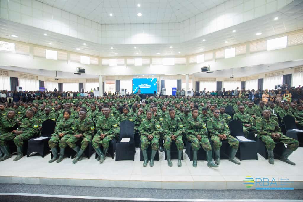 NyamaswaFrancis's tweet photo. Kuko URwanda rukwiye ibyiza, indangamirwa (urubyiruko)muri rusange turashima umutoza w'ikirenga umwanya mutugenera nk'urubyiruko, Inama mutugira tuzazikurikiza. https://t.co/RlrFUwGkDi