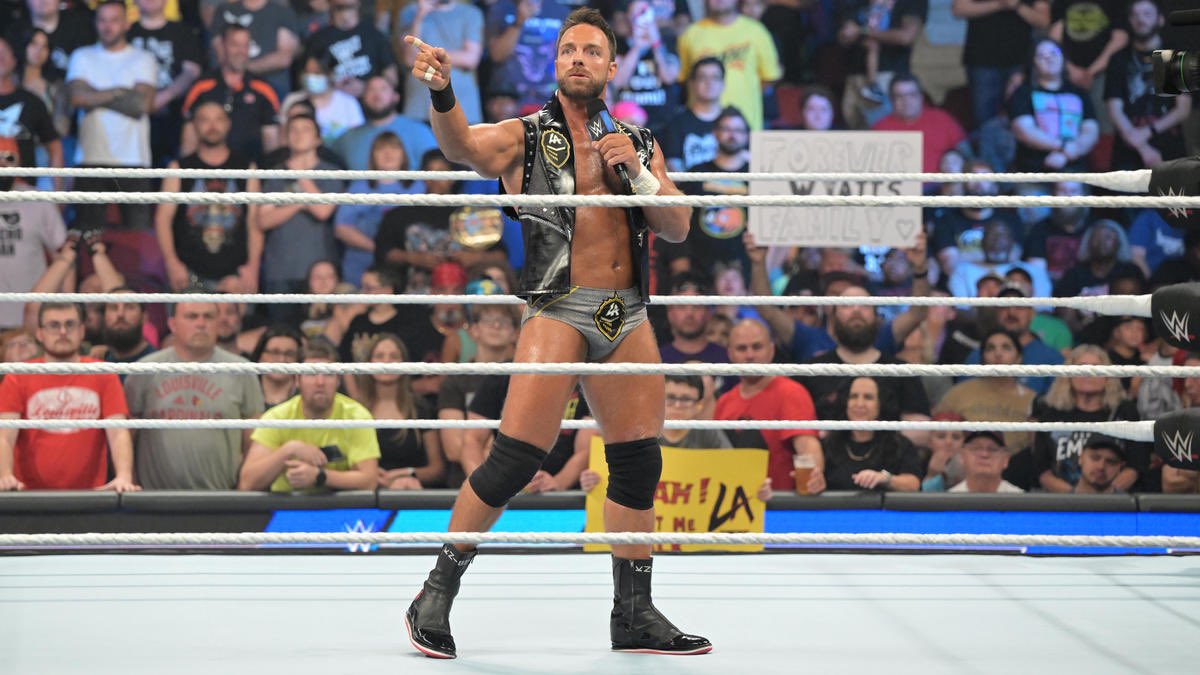 WrestleOps's tweet photo. Acknowledging the fact that LA Knight is so good that last night he payed an emotionally charged tribute to Bray Wyatt whilst staying in-character by seamlessly taking shots at The Miz to further that feud right after.

“When you see me…RUN.”

10/10 range. 10/10 delivery. https://t.co/MBq3EQ0H9r