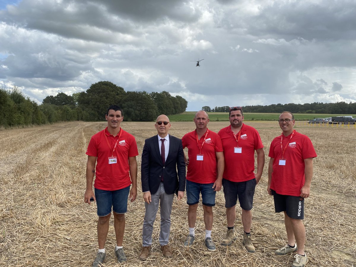 Merci aux ⁦<a href="/JeunesAgri35/">Jeunes Agriculteurs 35</a>⁩ de m’avoir accueilli à l’occasion de la Fête de l’agriculture à #Amanlis 
Une superbe occasion d’échanger sur les problématiques de l’agriculture de l’ #Ille-et-Vilaine et de la #Bretagne