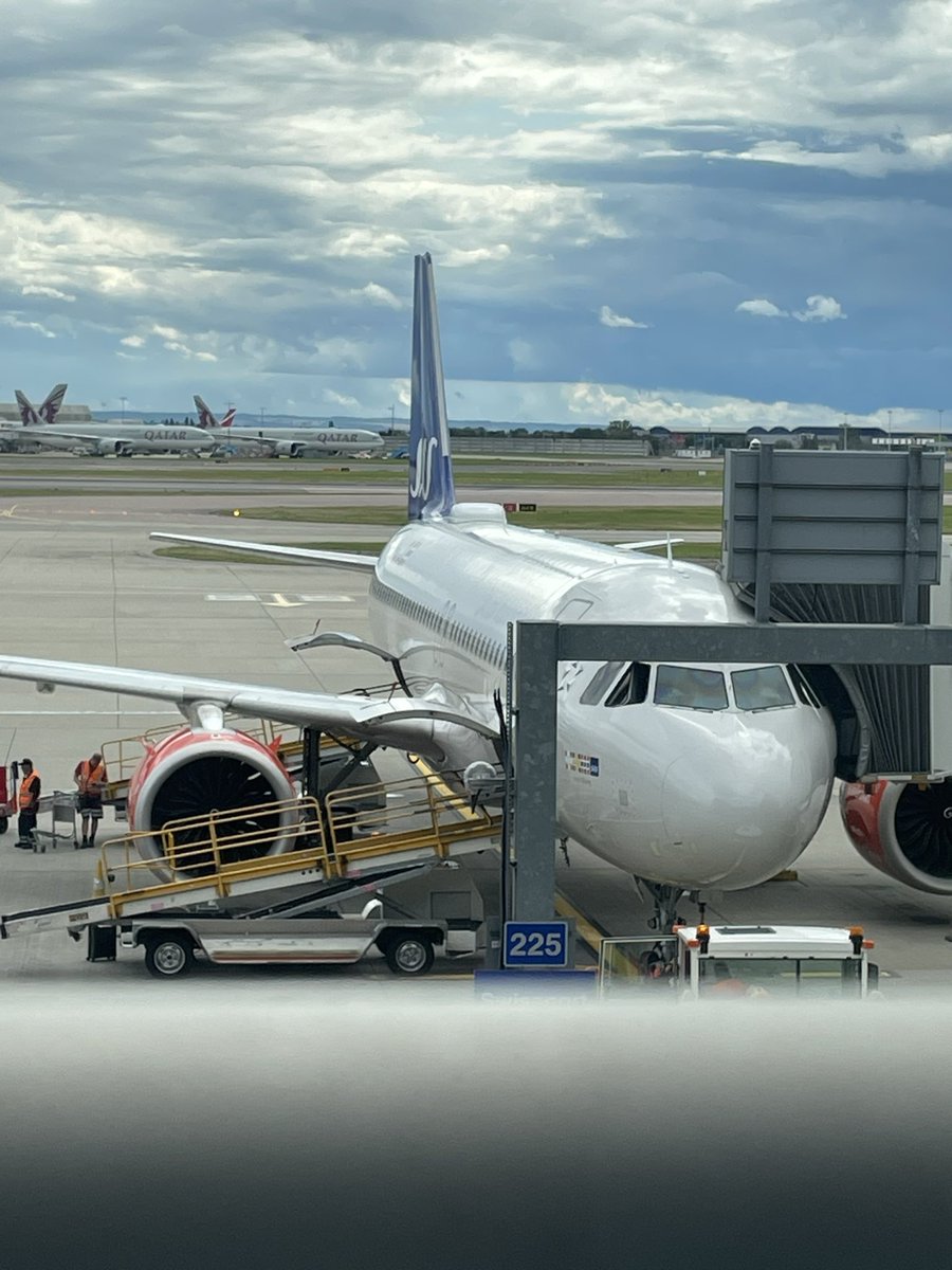 bladeclubber's tweet photo. Let’s go to Sweden! 🇸🇪 #amflying https://t.co/wtXQ4iqFcy
