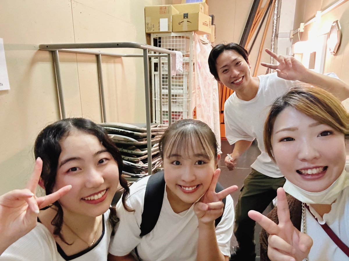 kiirodan's tweet photo. そして！劇団竜人世界のソエちゃんとリファちゃん🥰

近藤は『沙也可』でお世話になり、
平田は『チャンソ』でお世話になったお2人❣️

再会できて嬉しいです✨️つなガールですね🎀

明日27日17:00～の公演は、
#劇団竜人世界 × #黄色団
どちらも観劇頂けます💓

#関西演劇祭ネクストジェネレーション https://t.co/OWG6OqFWfg