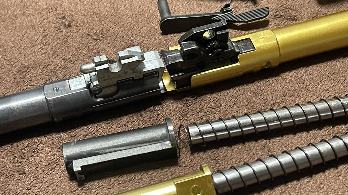 SoldierKudo's tweet photo. @Thomas5510 試してみましたがチャンバー・ブリーチ・スライド等　加工しないとつかないです
スライドストップすら入りませんでした https://t.co/qKIxYRc2Cw