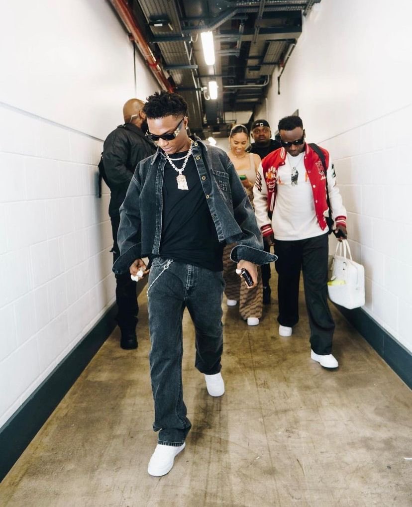 WizkidGallery's tweet photo. Big Wiz 🖤🦅 https://t.co/zax88dG5Bd