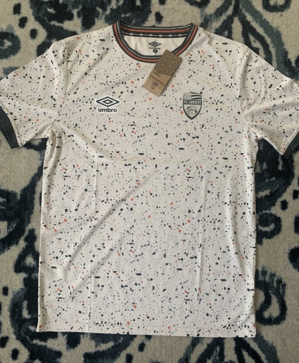 USShirtCltr's tweet image. Anyone still interested in this shirt? Sz L available - US based so shipping is $15 to UK plus $50 for shirt  #lorientfc #kitcollector #footballshirt