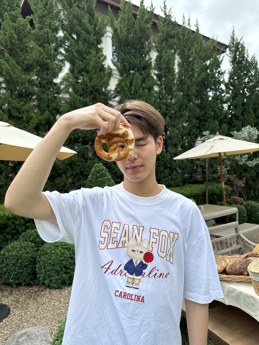 PKrittanun's tweet photo. โรเบิร์ตลู้กกกก #PingKrittanun https://t.co/1urfyGy9nk