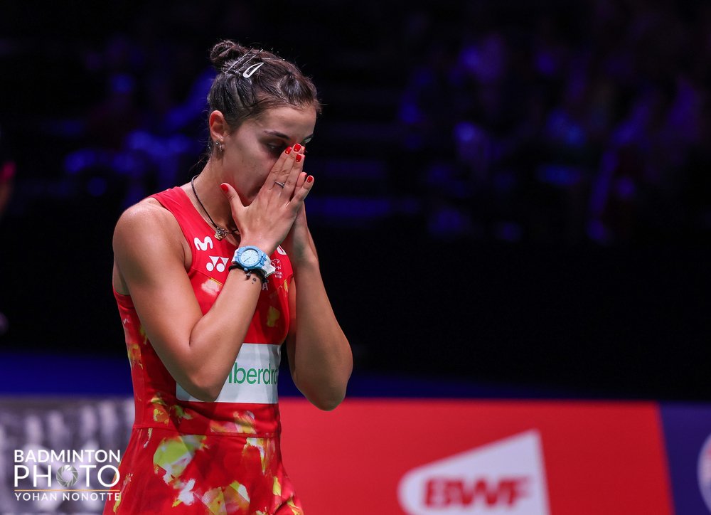 BadmintonESP's tweet photo. 🚨A LA FINAL 🚨

‼️ @CarolinaMarin avanza IMPARABLE en el Campeonato del Mundo y se mete en la batalla por su cuarto oro mundial al vencer en dos sets (23-21 y 21-13) a la número 2 del mundo Akane Yamaguchi.

🗣️ ¡VAAAAMOOOOOS! 🔥🔥

📈 https://t.co/c1WPVuxIz0 https://t.co/rHYYyQuyCq