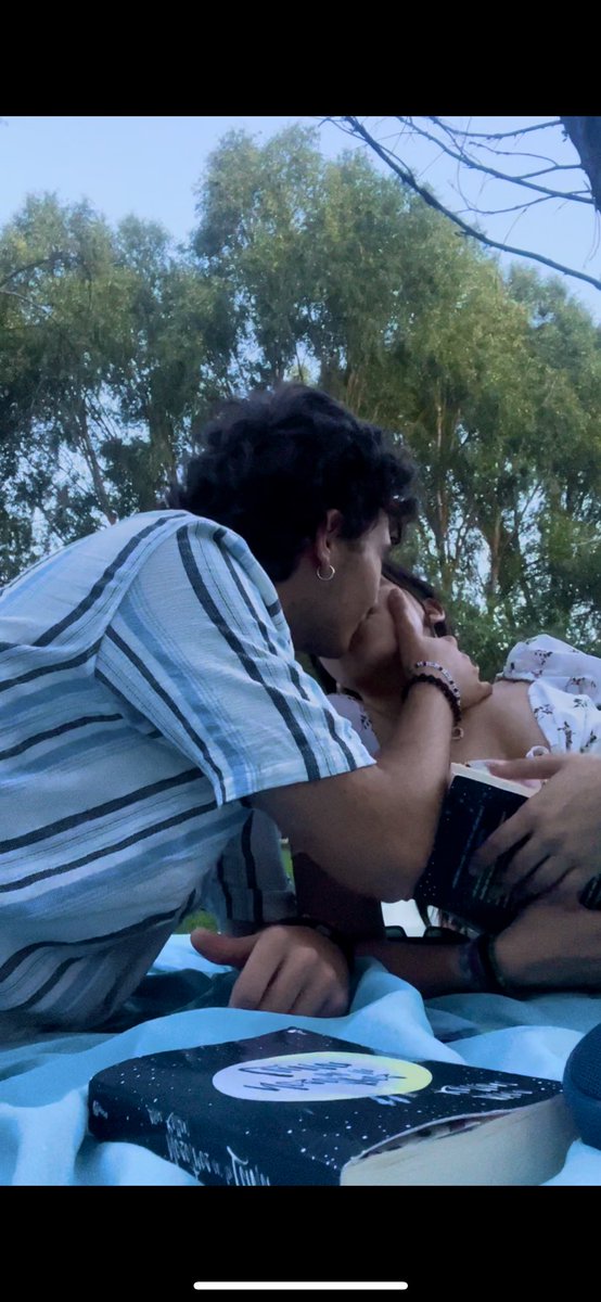 noeliaolmoo_'s tweet photo. I've loved you three summers now, honey, but I want 'em all 💕💕 https://t.co/mHL7yCxi3F
