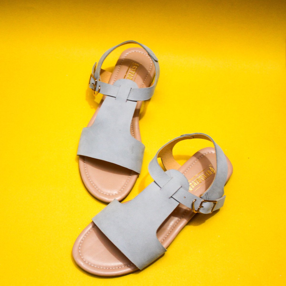 zaibtaanstore's tweet photo. Wearing decent  colours in summer enhance your confidence
Suede leather make footwear more classy in summer 
Grab your pair now 
And make your summer more colourful and confident  with zaibtaan 

Website: https://t.co/4A9dj4Qimq https://t.co/SdbE4pUBA5