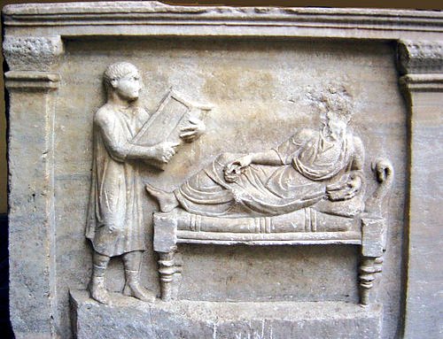 #SarcophagusSaturday
Sarcophagus relief of #Roman lawyer Valerius Petronianus, with his slave holding #writing tablets. 

Archaeological Museum in #Milan, #Italy #History #art