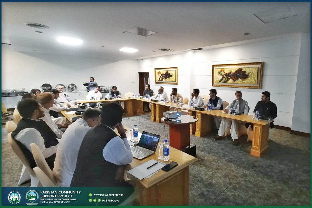 PCSPKpGovt's tweet photo. A comprehensive briefing on the @PCSPKpGovt implementation was given by the Project Director, Mr. Shakeel Ahmed, to the visiting World Bank delegation led by Robin Mearns, Practice Manager for South Asia Social Sustainability and Inclusion.
#PCSPImpact https://t.co/41JY8tVmoX