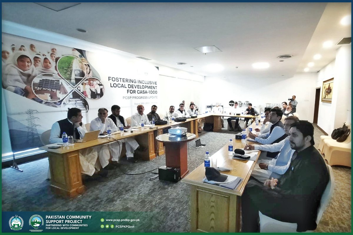 PCSPKpGovt's tweet photo. A comprehensive briefing on the @PCSPKpGovt implementation was given by the Project Director, Mr. Shakeel Ahmed, to the visiting World Bank delegation led by Robin Mearns, Practice Manager for South Asia Social Sustainability and Inclusion.
#PCSPImpact https://t.co/41JY8tVmoX