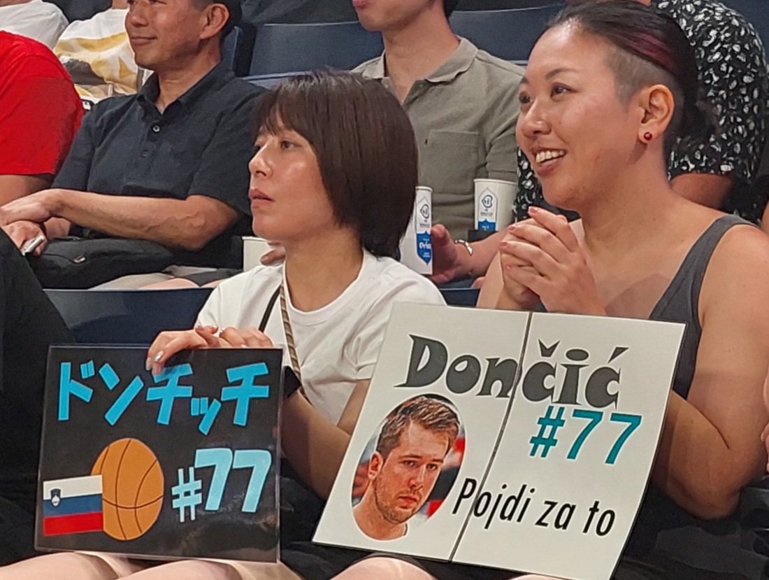 "Pojdi za to <a href="/luka7doncic/">Luka Doncic</a>!" 
Ali po domače: "Go for it" z google translate🙉
<a href="/kzs_si/">Košarkarska zveza SIovenije</a> <a href="/val202/">Val 202</a> #mojtim