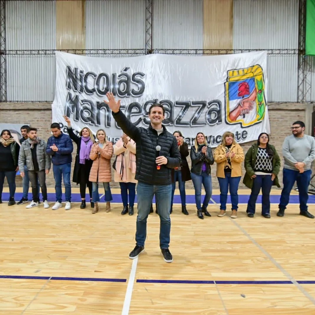 MartinTorresFe's tweet photo. 🇦🇷 Redoblamos el esfuerzo y compromiso para trabajar por el modelo de país que nos permita mejorar el futuro de nuestros vecinos con @sergiomassaok en la Nación y @kicillofok en la Provincia.

#NicoMantegazzaIntendente
@unionxlapatria https://t.co/3MyckcD2H9