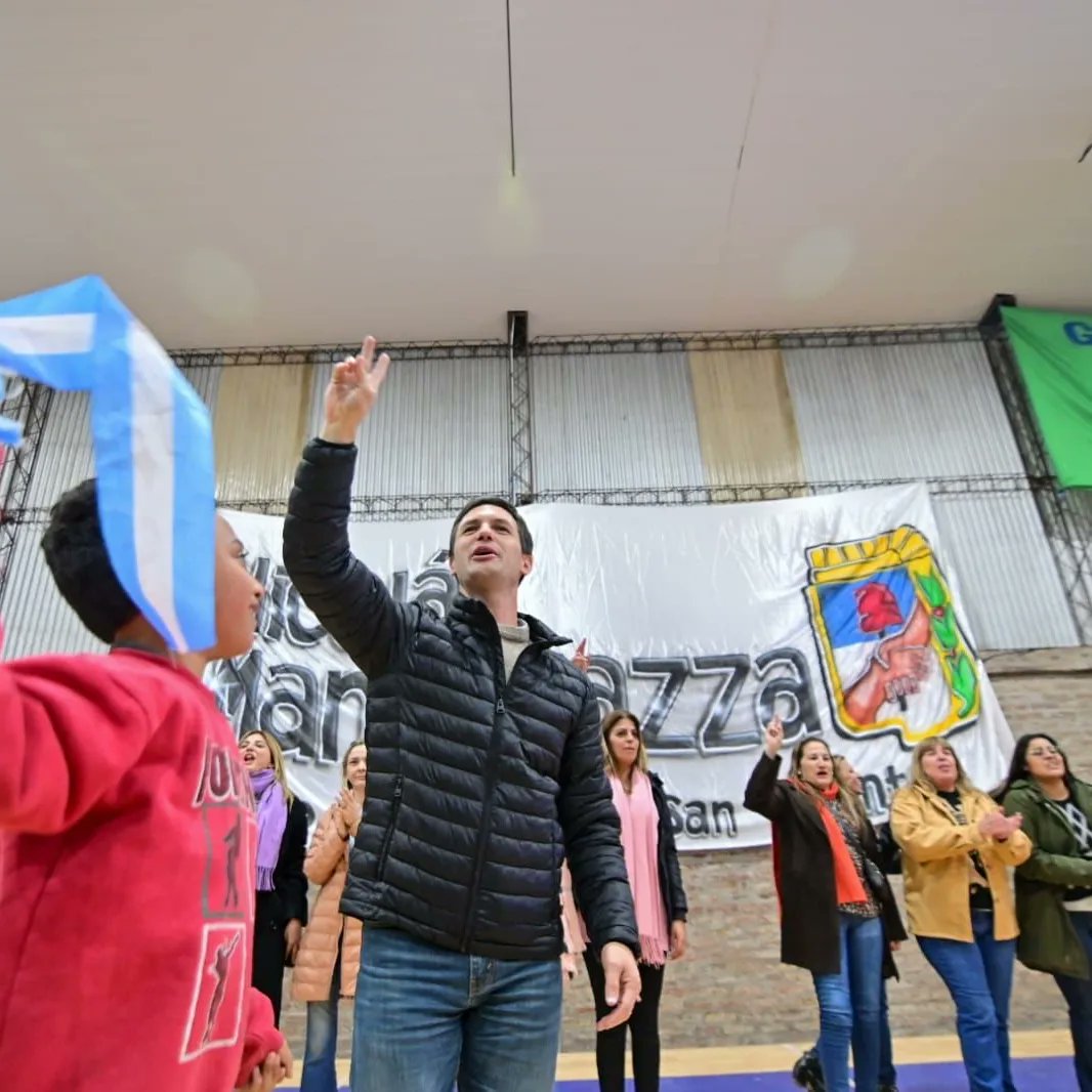 MartinTorresFe's tweet photo. 🇦🇷 Redoblamos el esfuerzo y compromiso para trabajar por el modelo de país que nos permita mejorar el futuro de nuestros vecinos con @sergiomassaok en la Nación y @kicillofok en la Provincia.

#NicoMantegazzaIntendente
@unionxlapatria https://t.co/3MyckcD2H9