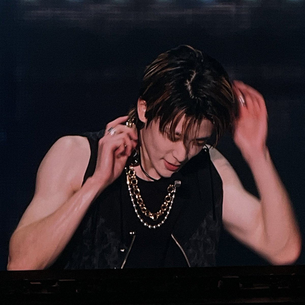 JJHLOOKS's tweet photo. DAMN https://t.co/XLFVxJldKC