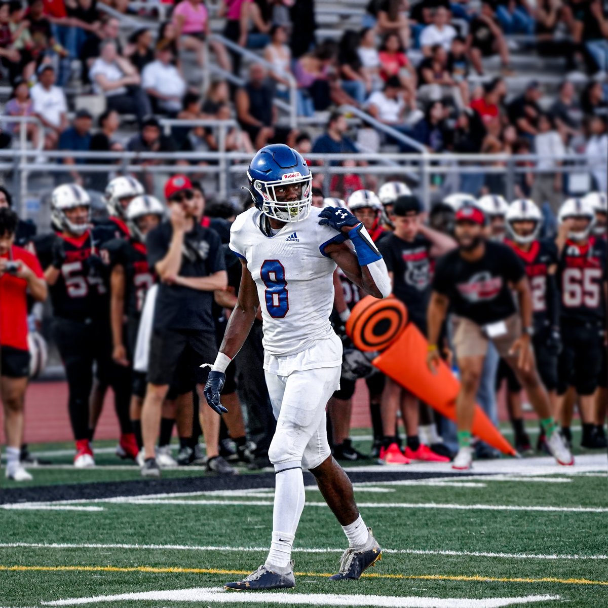 mattfreeman05_'s tweet photo. Opposing coach: "Don't kick to 8. Don't kick to 8." 

5 touchdowns (including 2 kick returns for TDs) later...@cam_will30 https://t.co/29vu1Stjpi