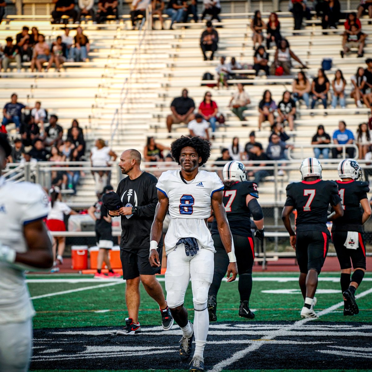 mattfreeman05_'s tweet photo. Opposing coach: "Don't kick to 8. Don't kick to 8." 

5 touchdowns (including 2 kick returns for TDs) later...@cam_will30 https://t.co/29vu1Stjpi