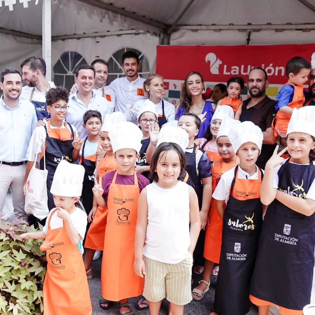 saboresalmeria's tweet photo. 👨🍳👩🍳 El Concurso de #Minichefs celebrado celebrado hoy en #AlmeríaEnFeria pone el broche de oro a una semana llena de sabor con sello almeriense.
🪭 #FeriaAlmería2023 https://t.co/HS0fmM0pig