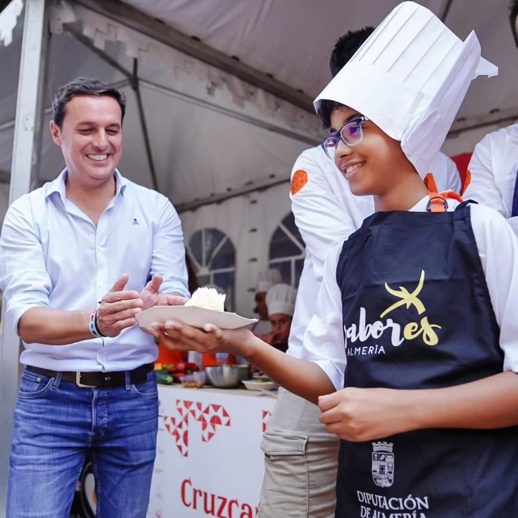 saboresalmeria's tweet photo. 👨🍳👩🍳 El Concurso de #Minichefs celebrado celebrado hoy en #AlmeríaEnFeria pone el broche de oro a una semana llena de sabor con sello almeriense.
🪭 #FeriaAlmería2023 https://t.co/HS0fmM0pig