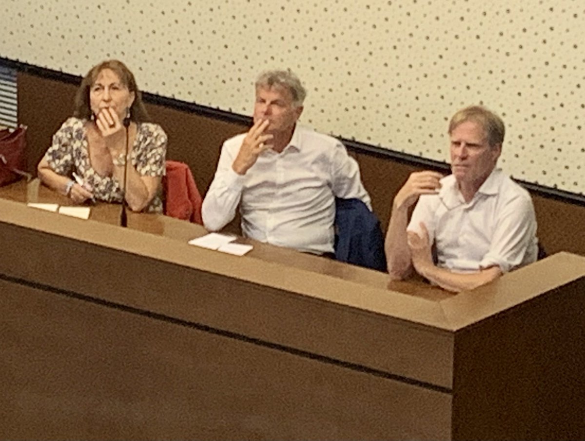 Helenebidard's tweet photo. Beaucoup de monde pour cet échange animé par Patricia Tejas entre #PascalBrice président de la fédération des acteurs de la solidarité et @Fabien_Roussel : Quelle politique migratoire pour une France de progrès?
L’engagement quotidien militant des communistes est frappant
#UEPCF https://t.co/htO4YVyIXW
