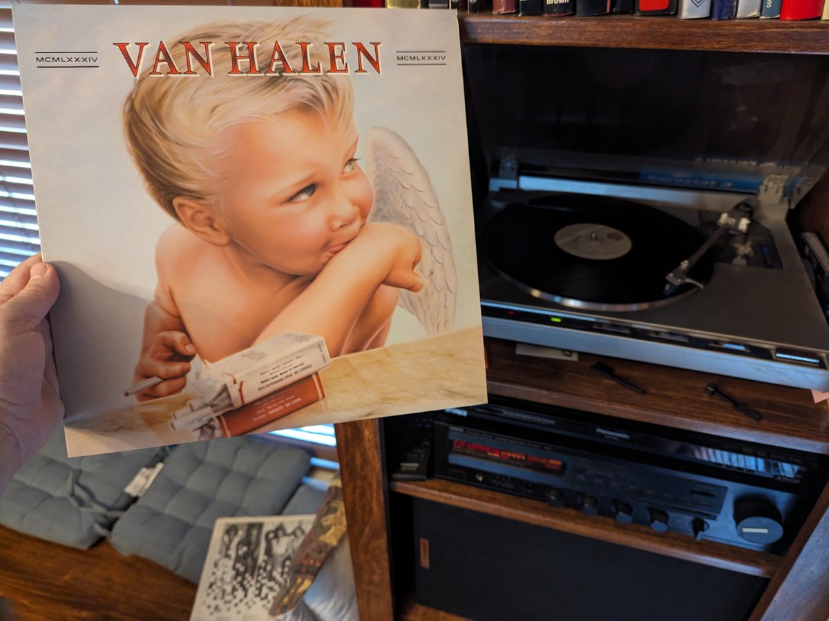 skibit's tweet photo. Saturday morning vinyl with @VanHalen https://t.co/U0iUfwI3ld