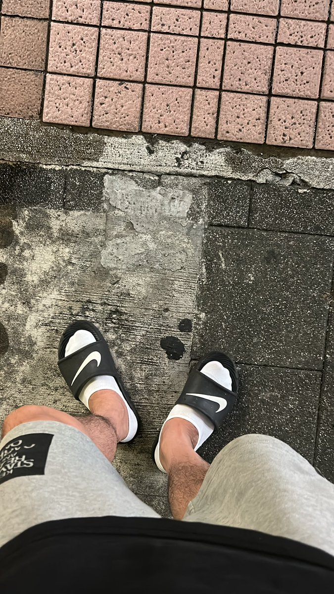 好久沒穿白襪❤️