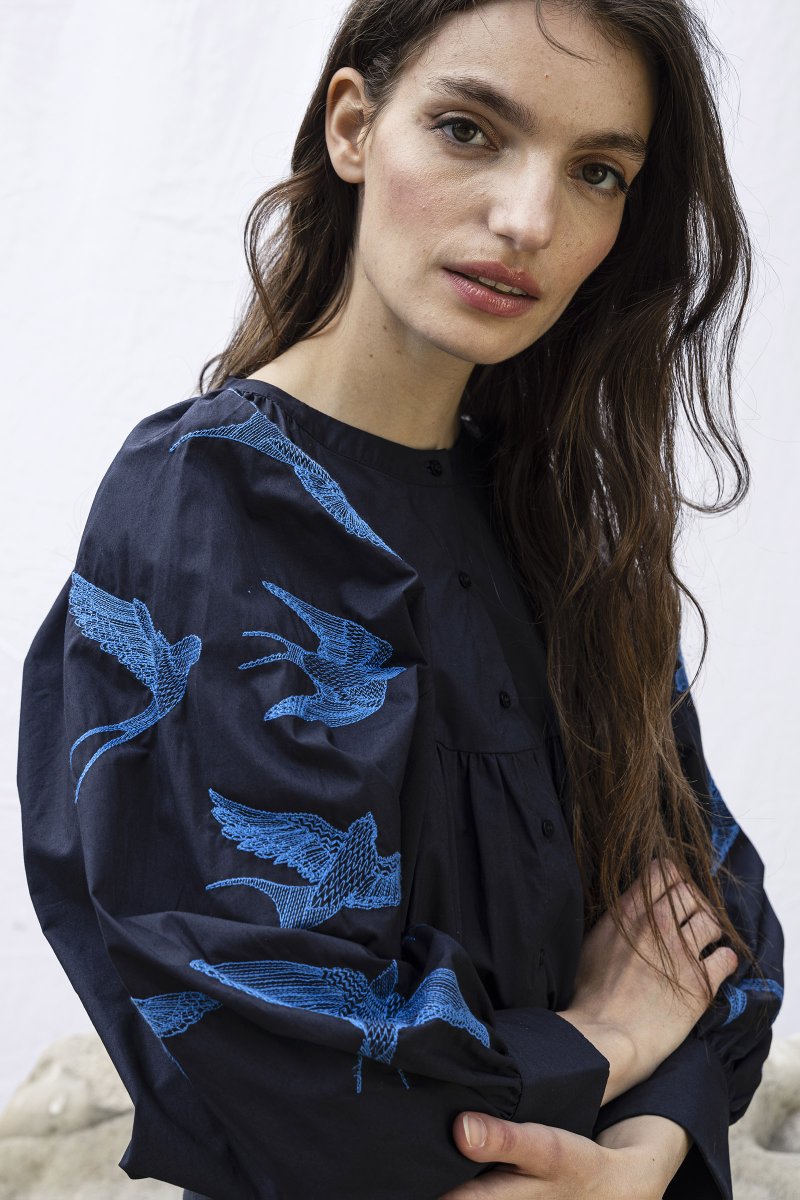 De la simplicité naît l'élégance. Plongez dans une collection où chaque pièce est une célébration du style. ☀️➡️ misericordia.shop