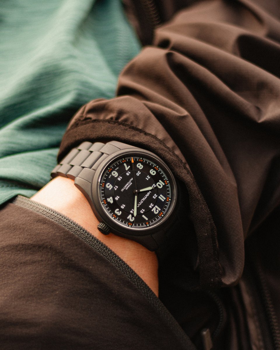 hamiltonwatch's tweet photo. Crafted from titanium, the Khaki Field Titanium Auto is ready to withstand the harshest environments, allowing explorers to focus on the thrill of their boldest adventures: https://t.co/Yblw7KA2p0
#hamiltonwatch #adventure #newtimepiece
(Ref. H70215130) https://t.co/M8HkMTbO2C