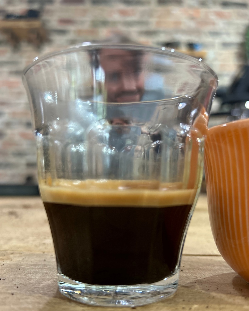 ukcoffeeblog's tweet photo. I can seeee youuuu! 😆
#coffee #coffeelover #coffeetime #barista #baristaproblems #funny https://t.co/YZWIZmVvIT