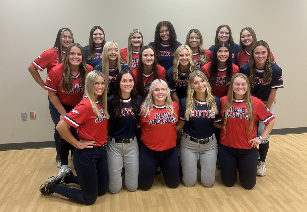 HutchSoftball's tweet photo. First look at the 2023-2024 team!
#breathefire https://t.co/wNvcKHaLpx