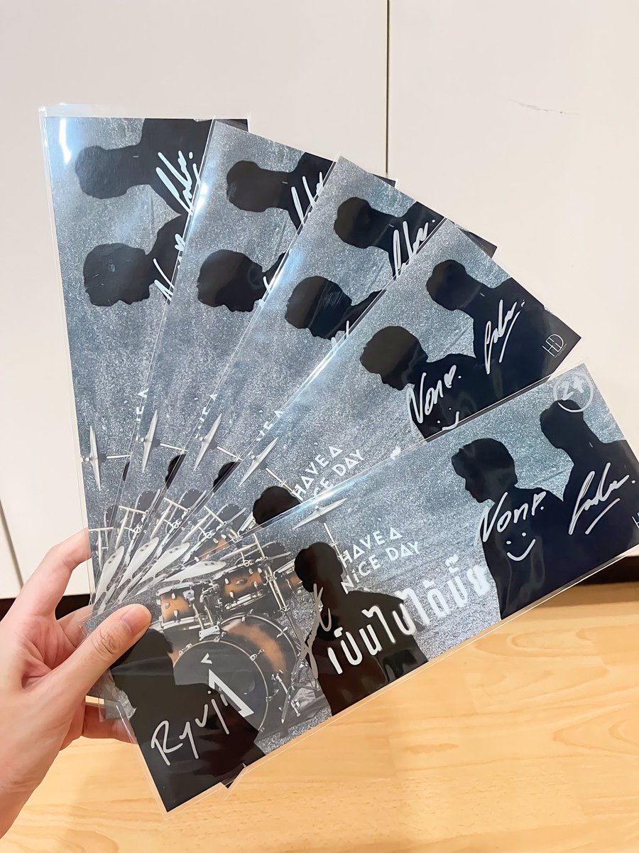 haveaniceday_fc's tweet photo. 🎉กิจกรรมพิเศษ สำหรับชาว #HAVEANICEDAY_BAND 🎉  

@haveaniceday_th @weare2flow @ravisutson @RyuJirapat @dnin_e 

🍀‘เล่นกิจกรรมใต้โพสทวิตนี้ หรือจะโครททวิต เท่านั้นค่ะ’🍀

แจกโปรเจ็คสุดพิเศษสำหรับเวทีแรก “พร้อมลายเซ็นสด” ของน้องทั้ง 4 คน น้องซัน น้องแสนดี น้องริวจิ และน้องนนท์ มีจำนวน 5 รางวัล เพียงแชร์ภาพความประทับใจของน้องๆ HAVE A NICE DAY พร้อมแคปชั่นสุดประทับใจ และอย่าลืมติด
#HAVEANICEDAY_BAND
#เป็นไปได้มั๊ยที่จะได้เจอกันอีก

❗️กิจกรรมตั้งแต่วันนี้ 20:00 - 12:00 ของวันจันทร์ที่ 28 สิงหาคม 2023 และจะประกาศผลเวลา 20:00 ค่ะ ❗️

เราจะประกาศรายชื่อผู้โชคดีที่น้องๆเลือกภาพประทับใจที่สุด 5 รางวัลค่ะ **(สามารถทวิตเล่นกิจกรรมได้มากกว่า 1 ทวิตนะคะ ถ้าน้องประทับใจอาจได้รางวัลมากกว่า 1 🫣)**

มาเล่นกิจกรรมกันเยอะๆนะคะ น้องๆรออ่านอยู่น๊า 🥰
