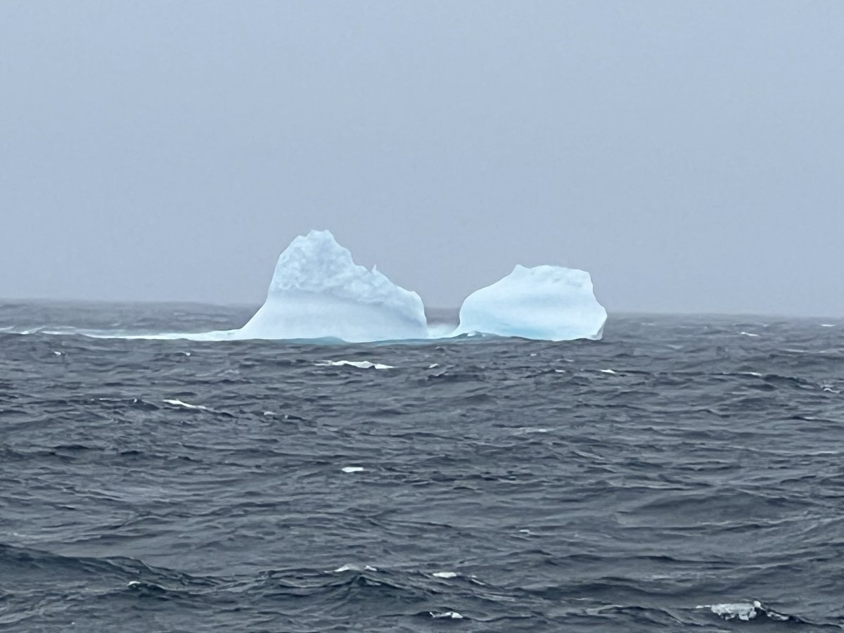 US_SciOD's tweet photo. Nothing can stop the mighty JR!  Except for those pesky expedition specific exceptions. For #EXP400, we paused to monitor a couple icebergs that were getting a little too close 🧊⛴️ 🧊. If you've sailed previously, what challenges did you face?
#NSFfunded #expedition #icebergs https://t.co/LyFqh8U5lS