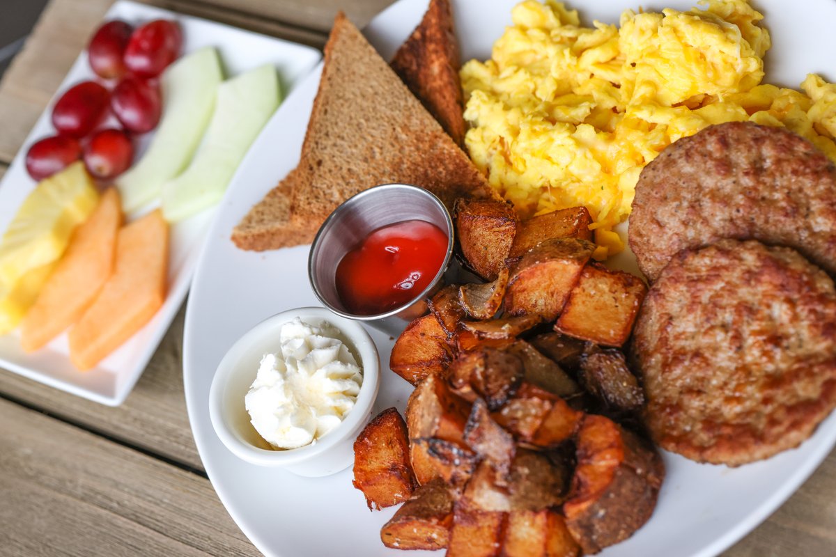 FunBungalowPM's tweet photo. Saturday and Sunday mornings just got even better!

Get your brunch fix at the Alehouse from 11am to 3pm.

We can't wait to see you there! https://t.co/hFaXBcMHxX