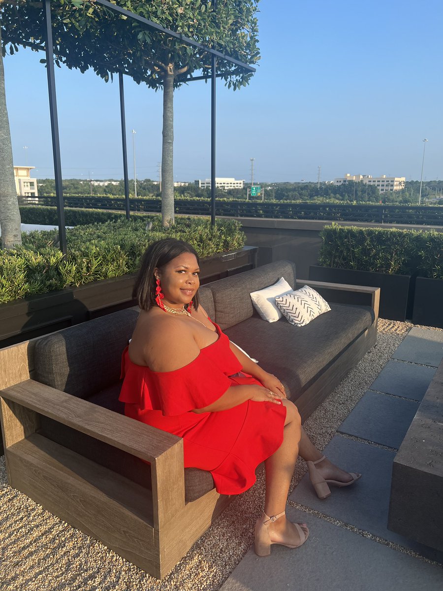 Saturday__Love3's tweet photo. We had a great time yesterday celebrating my sister. Love you!! ❤️🥳 #BirdYear 3️⃣3️⃣ https://t.co/if0NPdclCB