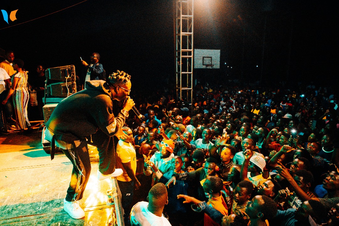MagazineJimbere's tweet photo. ⏰🕺🏽 Pour la 6ème et dernière journée de la #CaravaneBurundiUE, un grand concert de clôture est prévu cette soirée du 26/08/2023 à partir 16h à #Kanyosha, au terrain de foot tout près de la paroisse catholique (@MairieBuja)

🔖 C'est toujours avec @satb257, @MutimaComedien et @meiliofficial_ et l'entrée reste gratuite

#Burundi