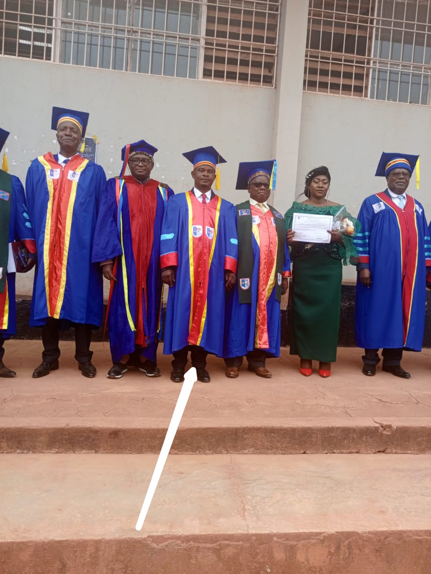 HonoreMvula1's tweet photo. Nos sincères félicitations à notre camarade #JohnKANGASEKE de la fédération de Force des patriotes / haut katanga qui vient de soutenir sa thèse en Droit à l'université de Lubumbashi . https://t.co/QDcNmQZzWh