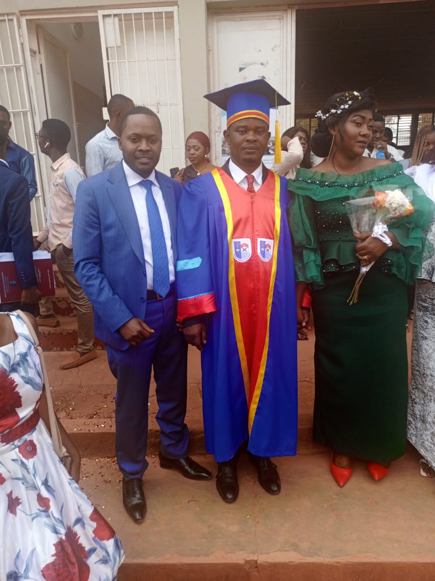HonoreMvula1's tweet photo. Nos sincères félicitations à notre camarade #JohnKANGASEKE de la fédération de Force des patriotes / haut katanga qui vient de soutenir sa thèse en Droit à l'université de Lubumbashi . https://t.co/QDcNmQZzWh