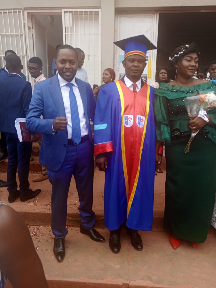 HonoreMvula1's tweet photo. Nos sincères félicitations à notre camarade #JohnKANGASEKE de la fédération de Force des patriotes / haut katanga qui vient de soutenir sa thèse en Droit à l'université de Lubumbashi . https://t.co/QDcNmQZzWh
