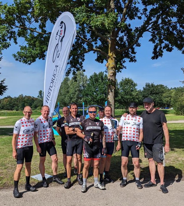 Achtfach's tweet photo. Schön war die #Historica 2023
Das @RSL99 #RadTeam ist sturz und unfallfrei im Ziel angekommen.
Danke für die Organisation an @hallzigexpress https://t.co/tkIF5HmE1X