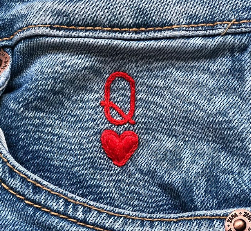 Every queens like jeans! And every baddies embroidery them! Are you a queen or a baddie? IG:studiomorocha #queen #jeans #denim #heart #alteration #baddie #pocket #embroidery #craft #red #thread