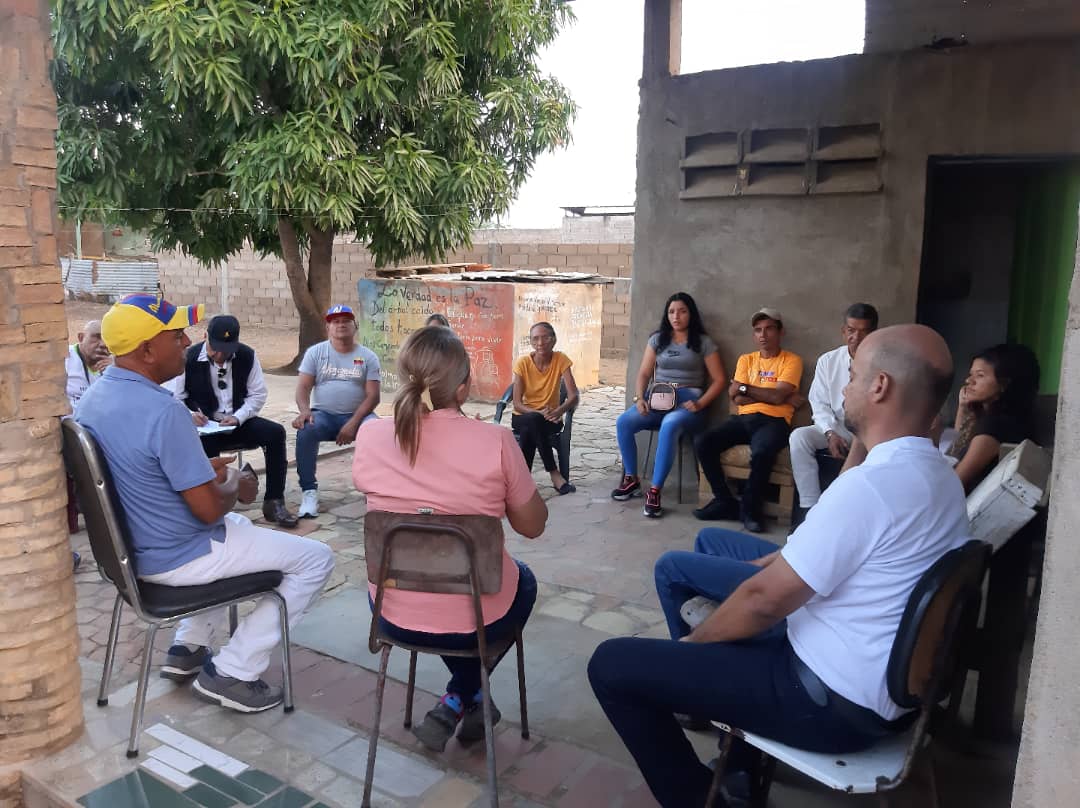 JohanagMora's tweet photo. #25Agosto | #CafecitoADeco en el sector Valparaiso, seguimos trabajando por una Venezuela Libre y de los Venezolanos.

¡Valor y Pa' lante!

#Torres https://t.co/XBaFGuiNv1