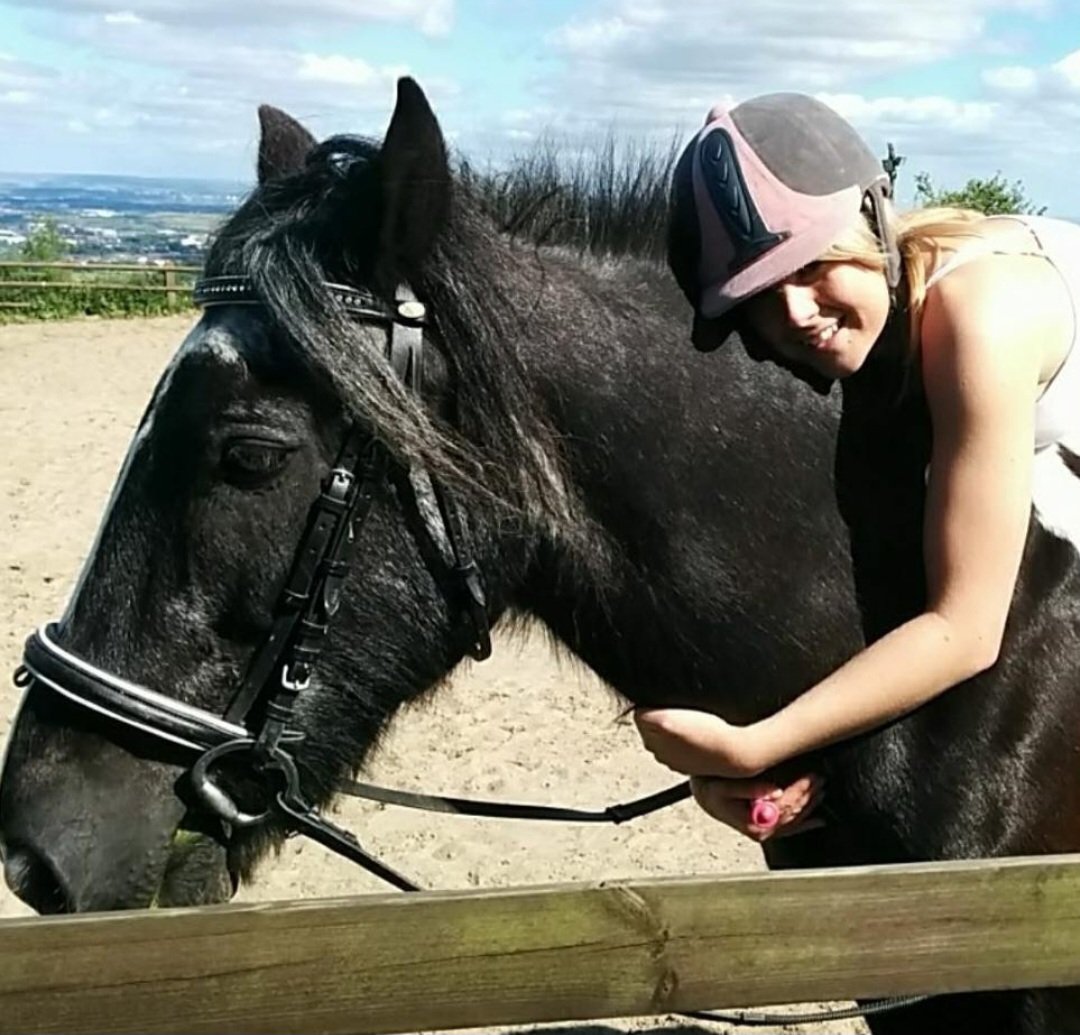 Daughter with her old horse Domino.  He was bossy, stubborn & bad tempered. Bolted when she was riding him but she stuck with him & spent hours grooming him. Not once did she kick or punch him #SarahMoulds