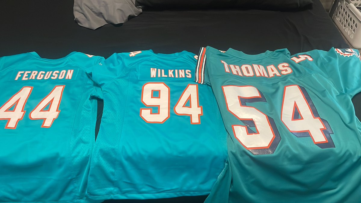 savyfinatic's tweet photo. Decisions, decisions….. #finsup @MiamiDolphins @blakeferguson44 #cwilks #zachthomasHOF https://t.co/ZbvShESZxX